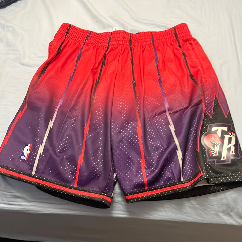 XLarge NBA basketball Toronto raptors classic team shorts Mitchell & Ness